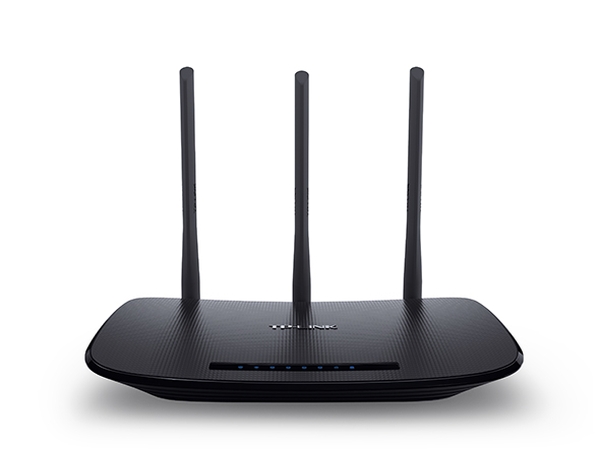 TP-LINK TL-WR940N, WiFi router, 802.11/b/g/n, rychlost až 450 Mb/s, 4 × LAN Fast Ethernet, 3 × externí anténa, WPS, WPA, WPA2, WPA-PSK